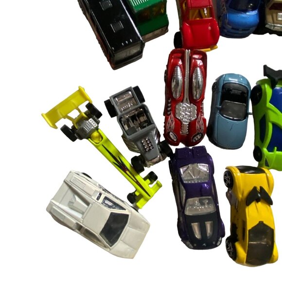 33 Pc Lot Hot Wheels/Matchbox/Various Brands Diecast Toy Car Lot-GUC - Picture 2 of 8